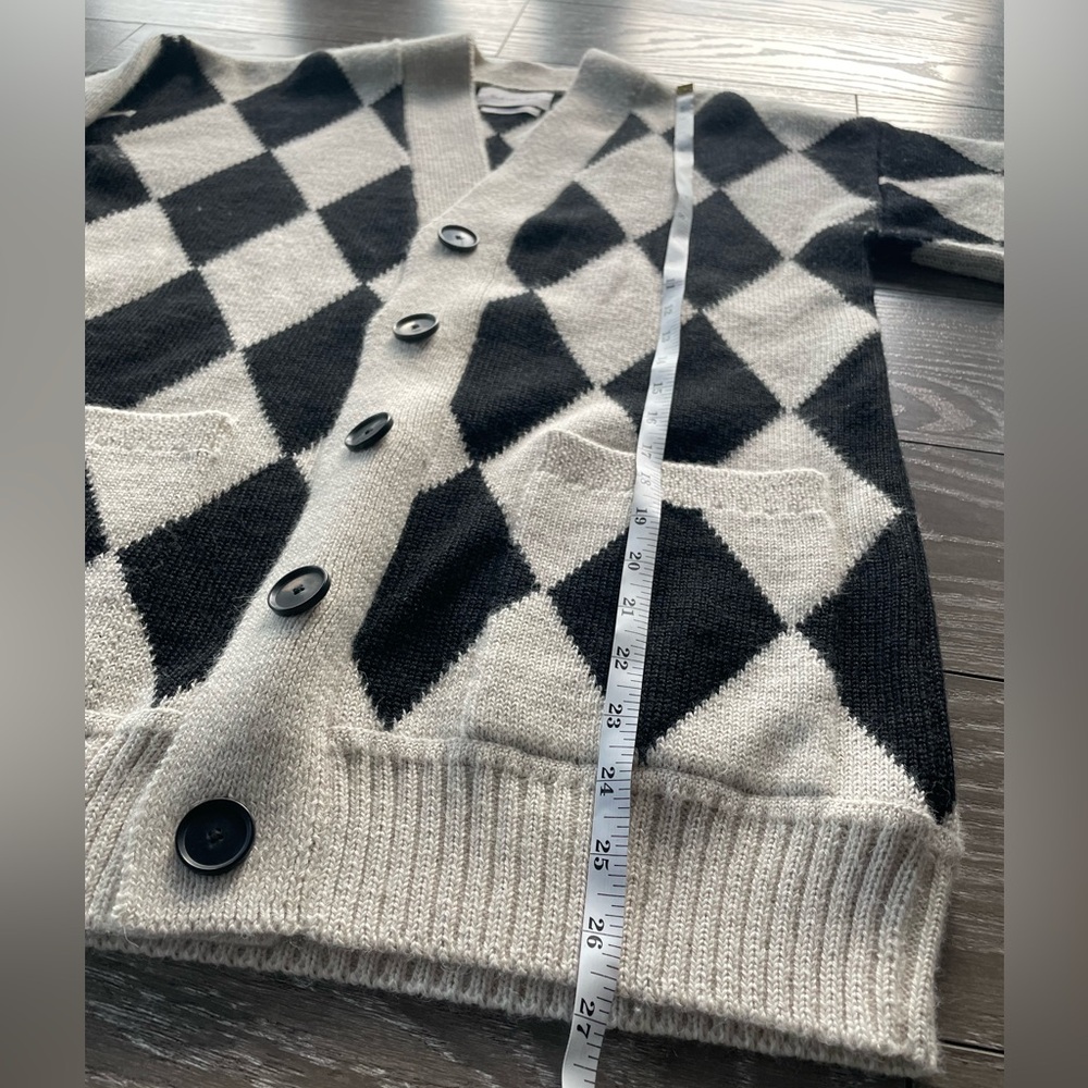 Chic Black and White Argyle Women's Alpaca Oversize Cardigan - Picture 4 of 5